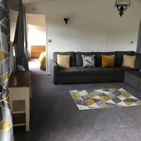 Chestnut With Hot Tub North Yorkshire Holiday home *